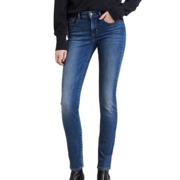 levis demi curve straight leg